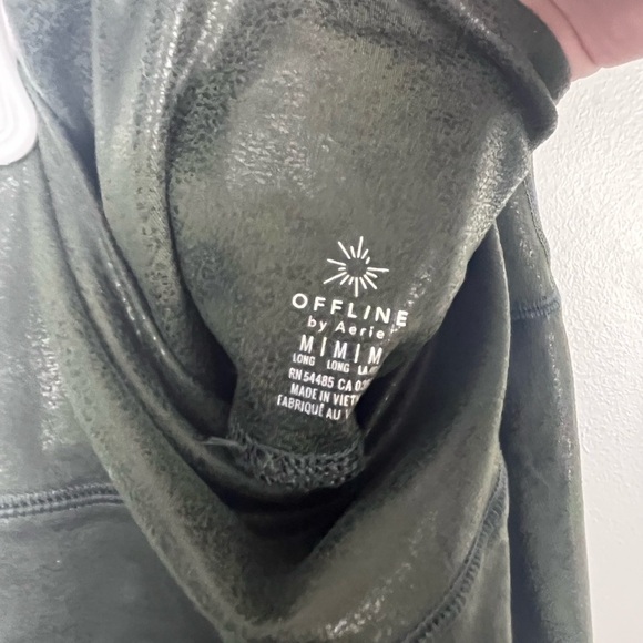 Offline by Aerie Soft Stretch Green Black Crackle Faux Leather Leggings Sz ML - Picture 2 of 3